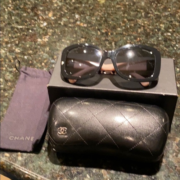Chanel sunglasses - Picture 2 of 6